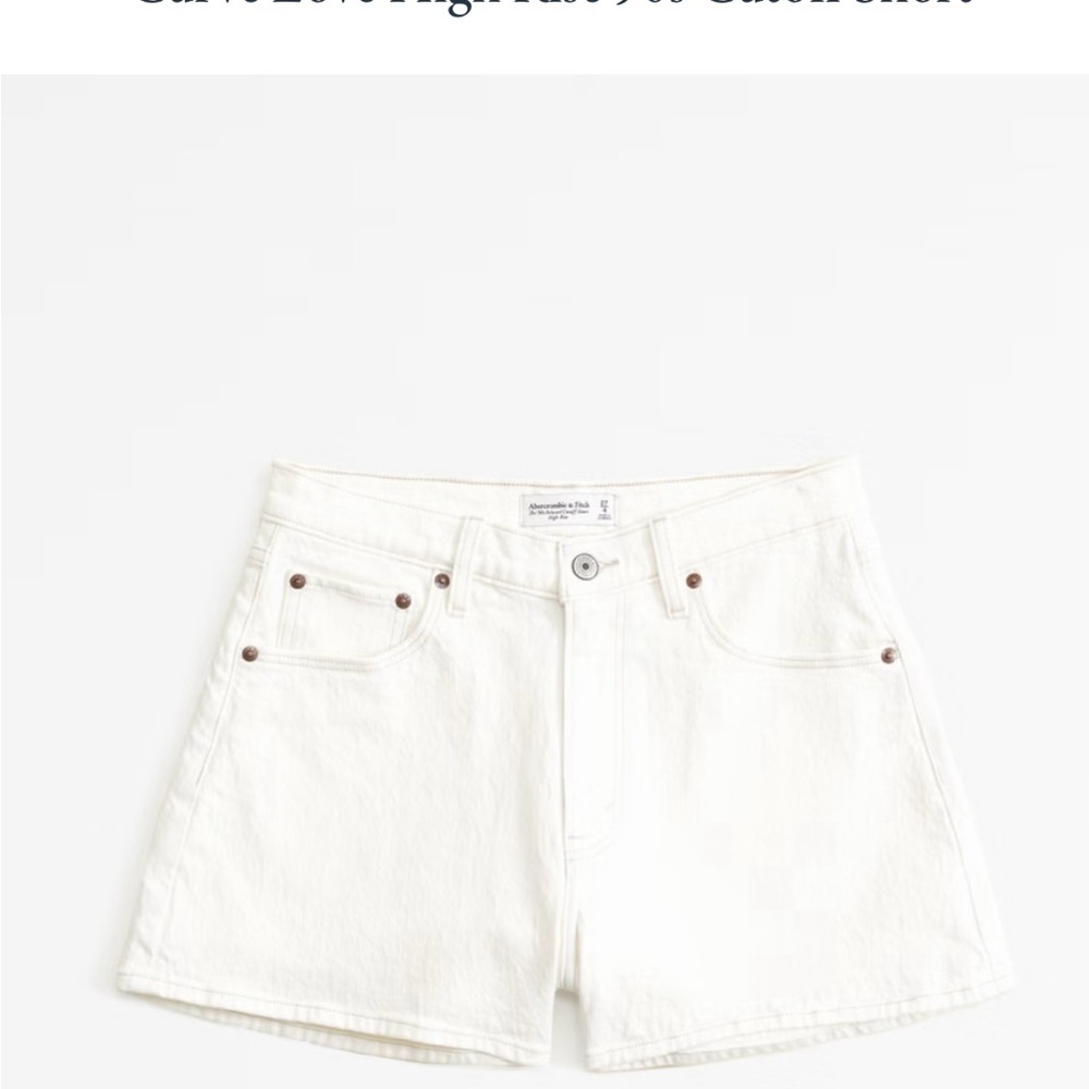 Abercrombie & Fitch The Mom Short, Curve Love. Cream color. Size 29/8.
